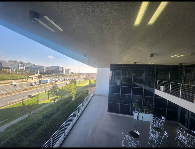760M² OFFICE TO LET IN VORNA VALLEY